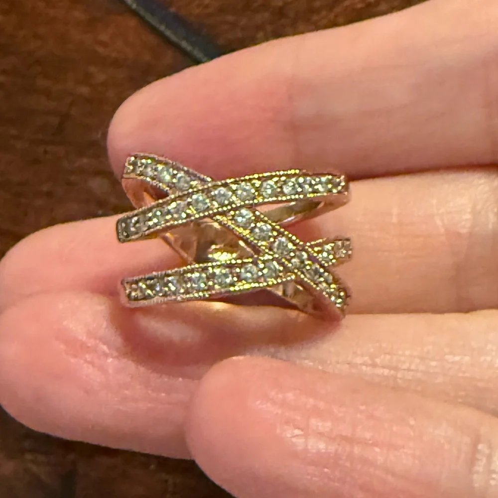 18K gold plated bezel set cubic zirconia ring - Picture 4 of 8